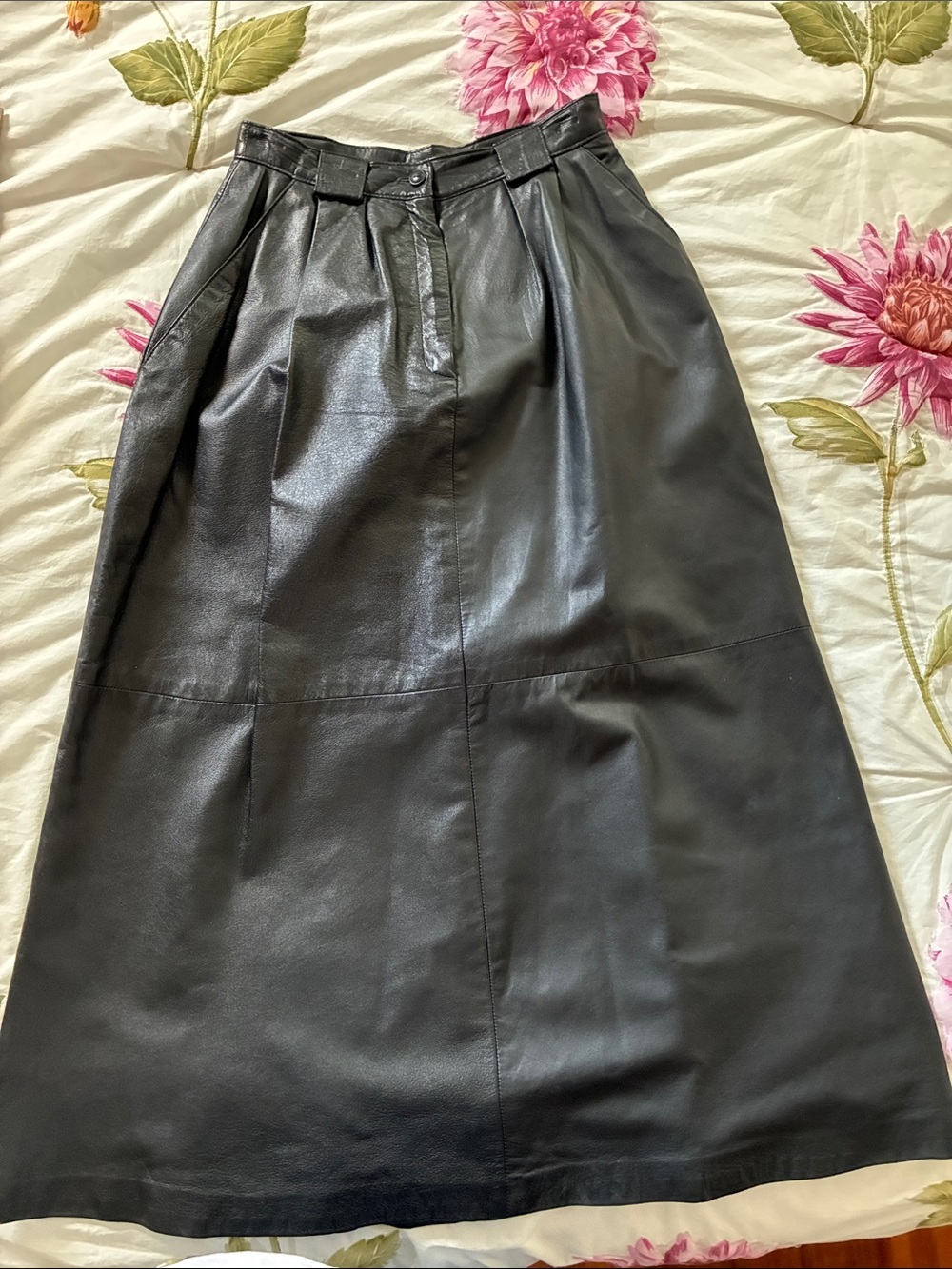 Vintage Ann Taylor black leather skirt, size XS/S